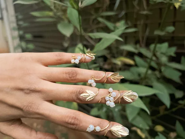 Golden_Trillium_Pearl_Nail_Ring