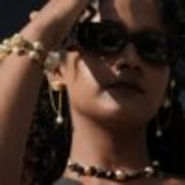 Rubics_Cube_Stud_And_Pear_Top
