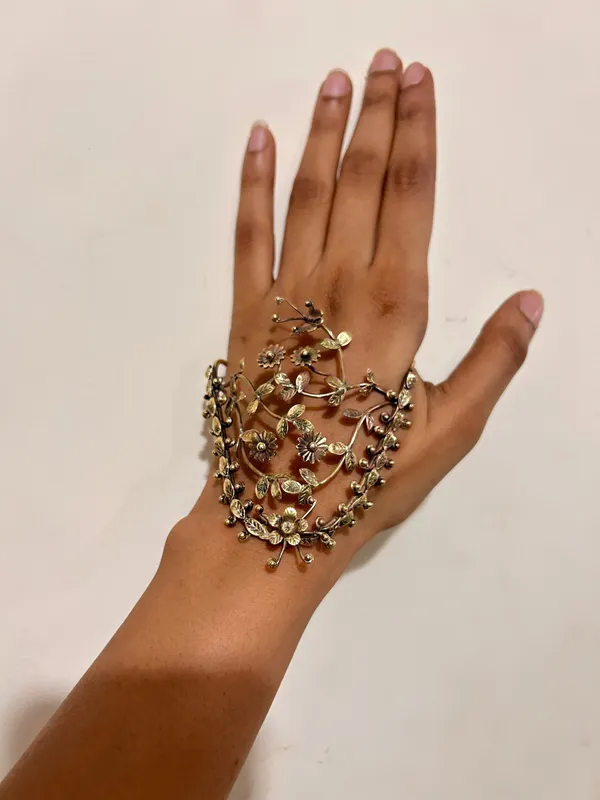 Liliana_Palm_Cuff