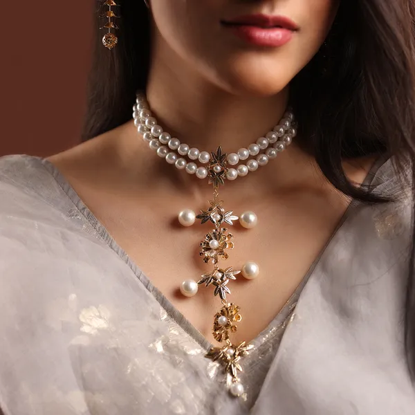 Trail_Of_Blooms_Cleavage_Necklace