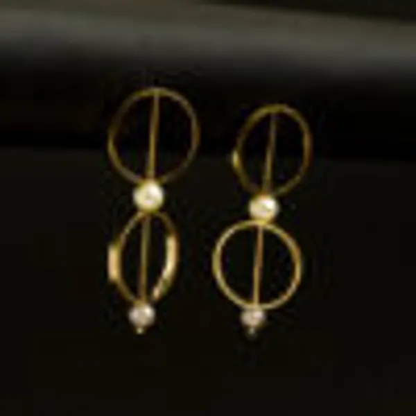 Dance_In_Pearls_Danglers