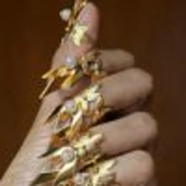 Thornkiss_Nail_Ring