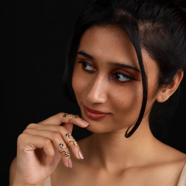 Star_Petal_Nail_Ring