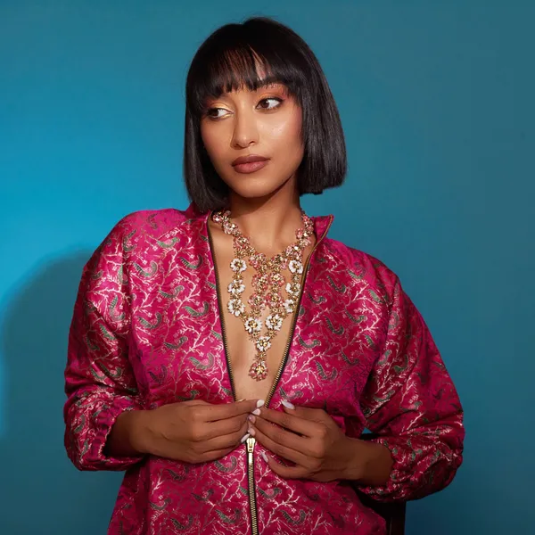 Engulf_My_Dreams_Cleavage_Necklace