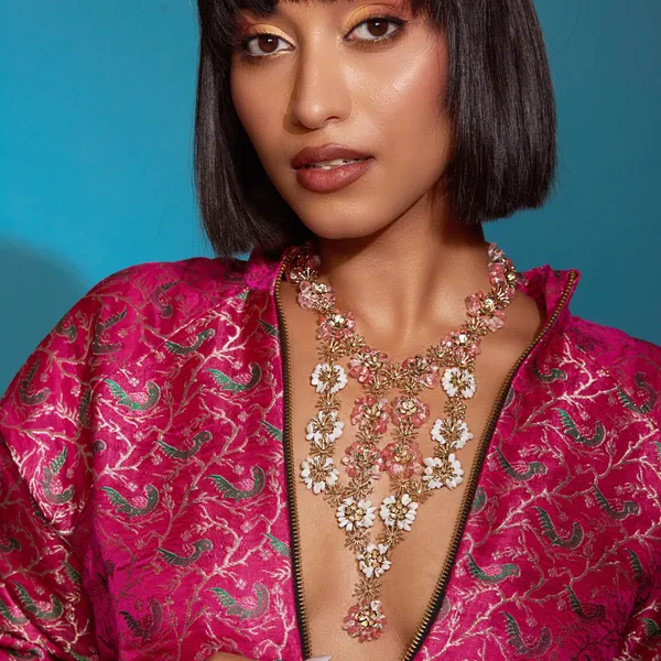 Engulf_My_Dreams_Cleavage_Necklace