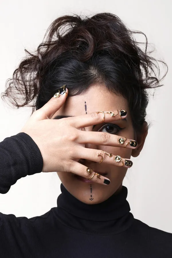 Unisex_Alpha_Sunshine_Nail_Ring
