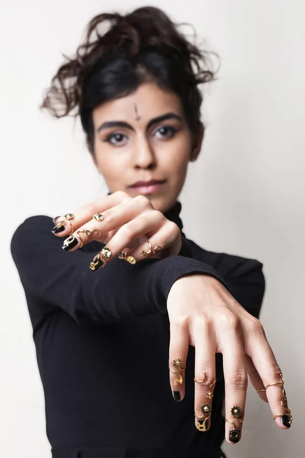 Unisex_Alpha_Sunshine_Nail_Ring