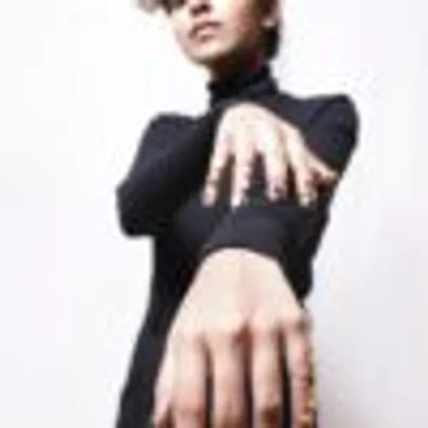 Unisex_Alpha_Sunshine_Nail_Ring