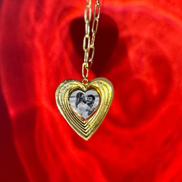 Plunging_Heart_Solid_Unisex_Pendant_Photo_Stickable