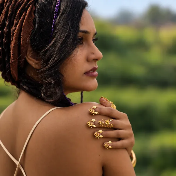 Flora's_Embrace_Vanki_Nail_Ring