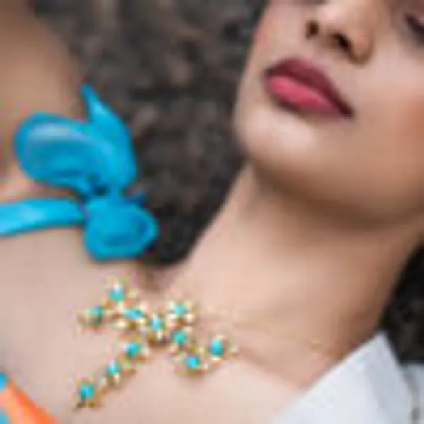 Calming_Blues_Cleavage_Pendant