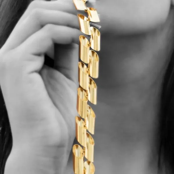 Linear_Criss_Cross_Necklace