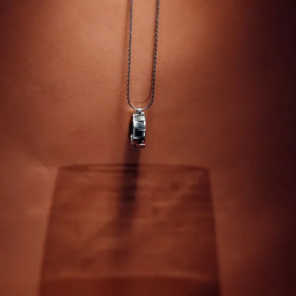 Interlock_Pendant_2