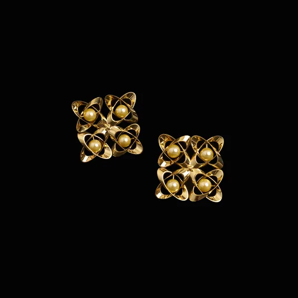 Square_Gold_Studs