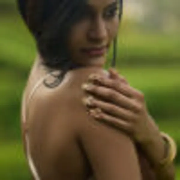 Flora_S_Embrace_Vanki_Nail_Ring