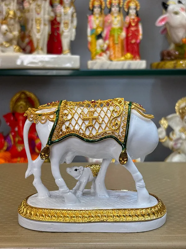 White_Ornate_Cow_And_Calf_Idol