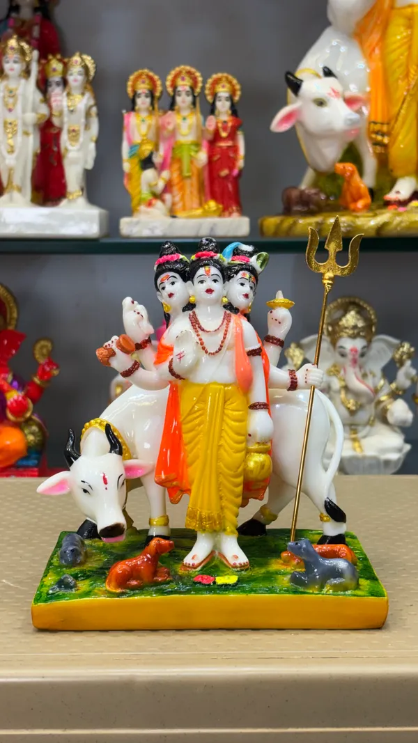 Dattatreya_Religious_Idol_Statue