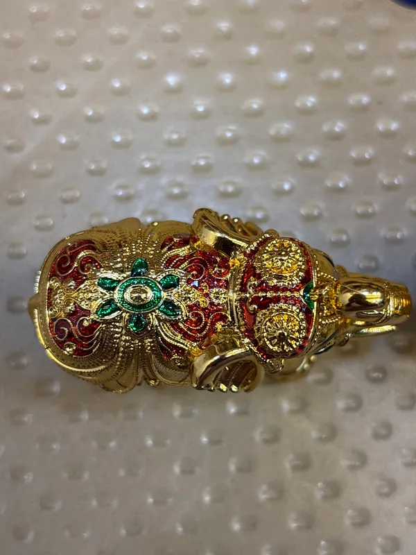 Gold_Tone_Traditional_Elephant_Figurine_Set