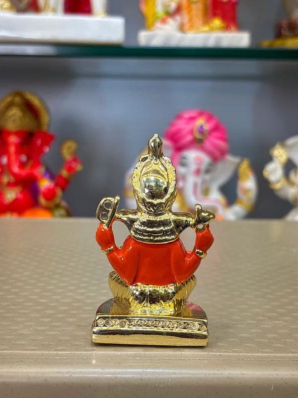 Red_Traditional_Lord_Ganesha_Idol