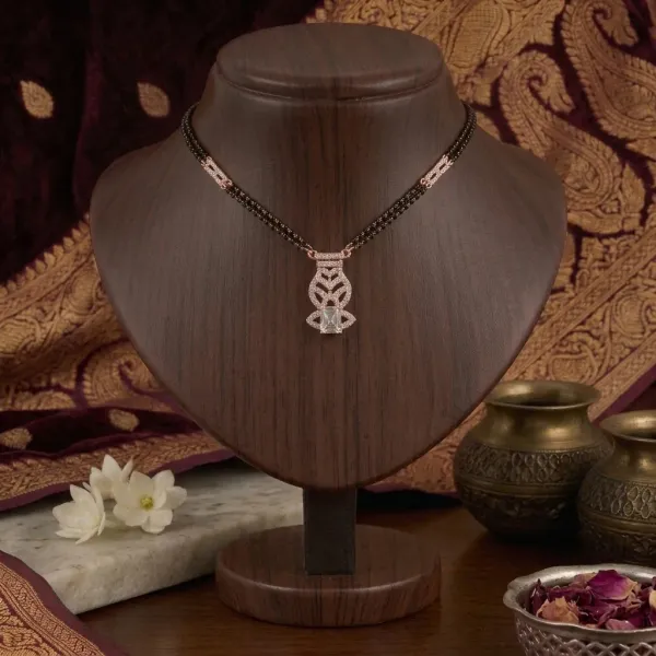 Aria_Rose_Gold_Geometric_Daily_Wear_Short_Mangalsutra