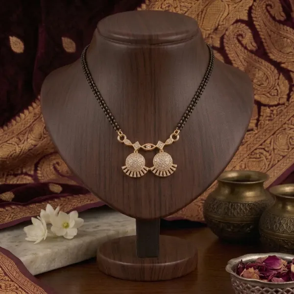 Elegant_Short_Daily_Wear_Mangalsutra_With_Dual_Vati_Pendant