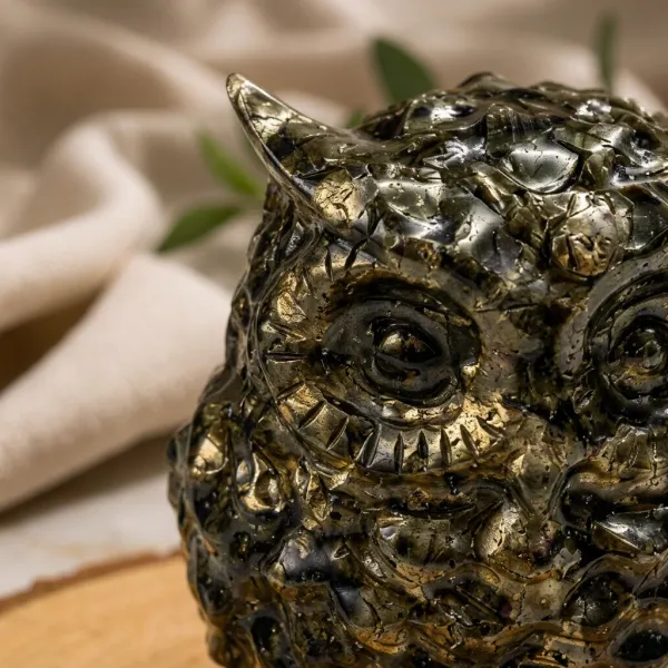 Pyrite_Owl_–_Wealth,_Protection_&_Success_Crystal_Owl