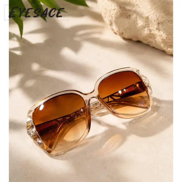 Brown_Plastic_Oversized_Square_Gradient_Sunglasses_For_Women