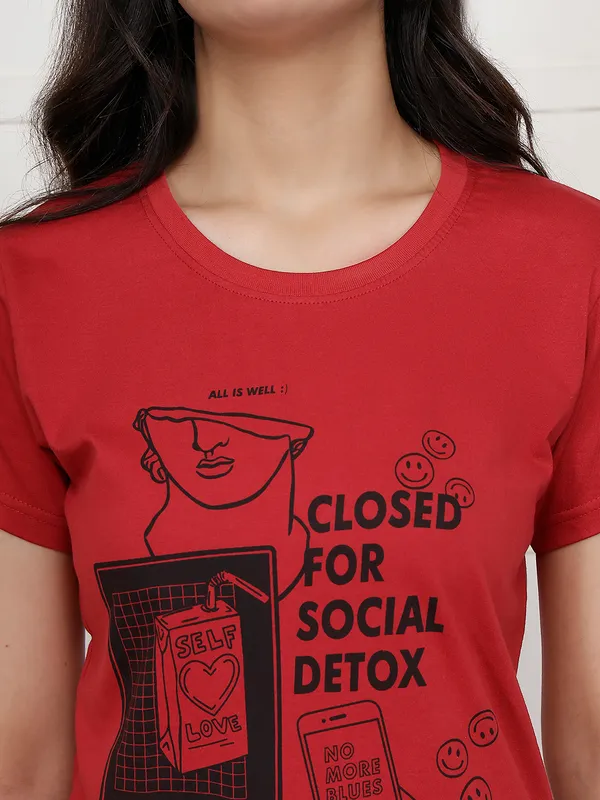 Red_Cotton_Regular_Fit_Graphic_T-Shirt_For_Women