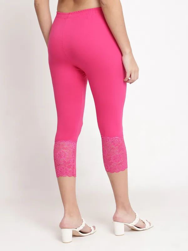 Pink_Super_Lycra_Lace_Hem_Capri_For_Women