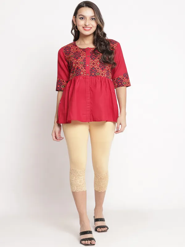 Beige_Super_Lycra_Lace_Hem_Capri_Pants_For_Women