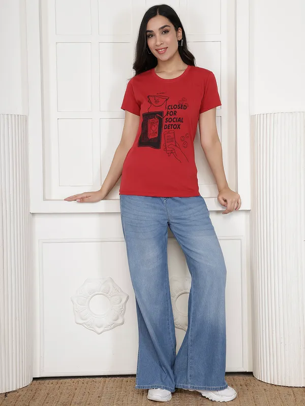 Red_Cotton_Regular_Fit_Graphic_T-Shirt_For_Women