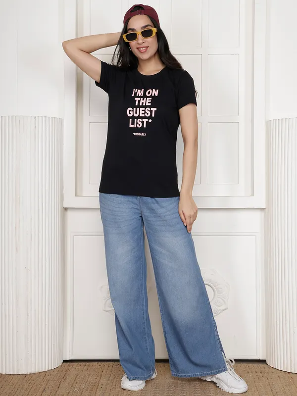 Black_Cotton_Relaxed_Fit_Graphic_T-Shirt_For_Women