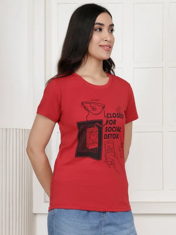 Red_Cotton_Regular_Fit_Graphic_T-Shirt_For_Women