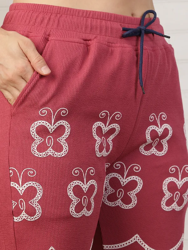 Maroon_Ribbed_Cotton_Lycra_Regular_Fit_Printed_Nightsuit_Set_For_Women
