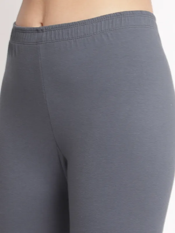 Grey_Super_Lycra_Lace_Hem_Capri_Leggings_For_Women