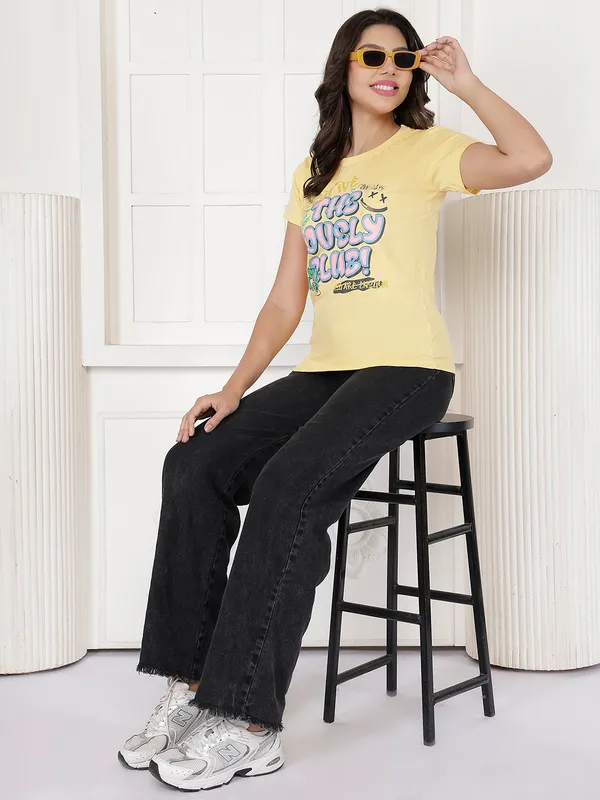 Yellow_Cotton_Regular_Fit_Graphic_T-Shirt_For_Women