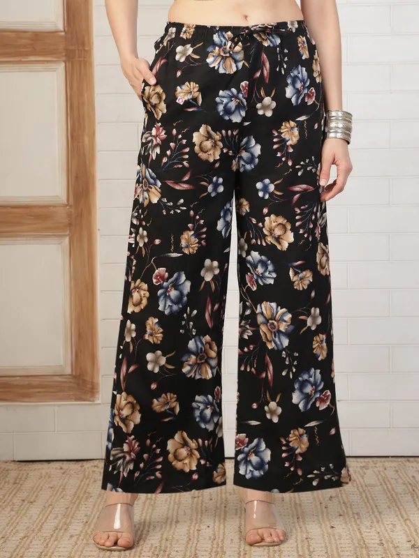 White_&_Blue_Crush_Wide_Leg_Floral_Print_Palazzo_Pants_For_Women