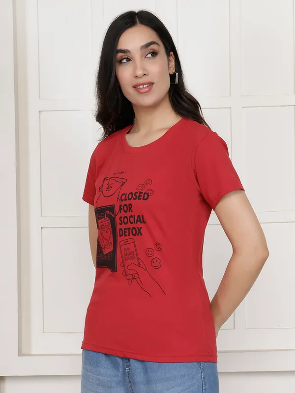 Red_Cotton_Regular_Fit_Graphic_T-Shirt_For_Women