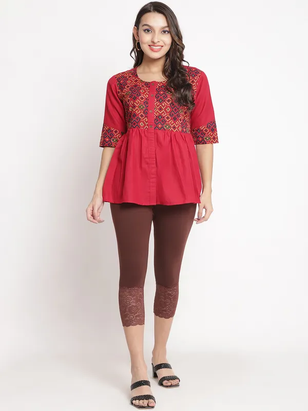 Brown_Super_Lycra_Lace_Hem_Capri_For_Women