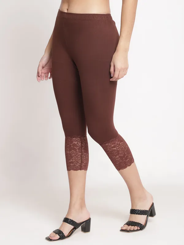 Brown_Super_Lycra_Lace_Hem_Capri_For_Women