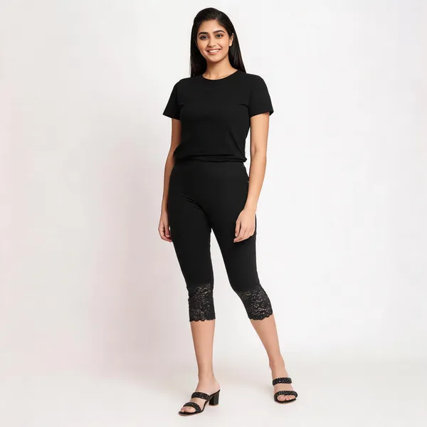 Black_Super_Lycra_Lace_Hem_Capri_Leggings_For_Women