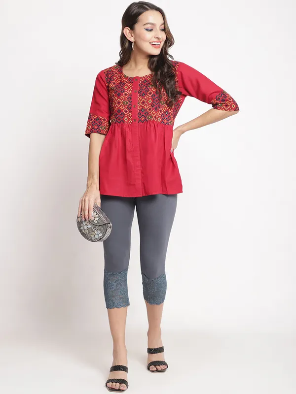 Grey_Super_Lycra_Lace_Hem_Capri_Leggings_For_Women