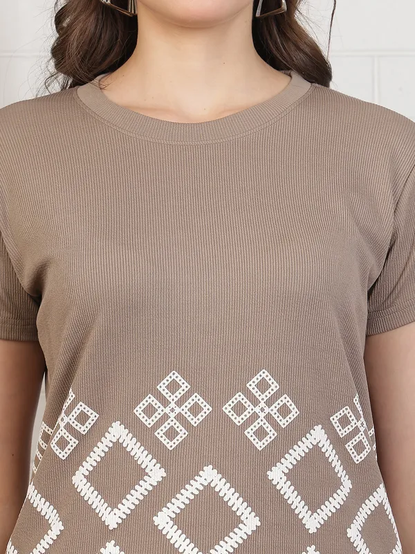 Taupe_Ribbed_Cotton_Lycra_Printed_T-Shirt_&_Shorts_Set_For_Women