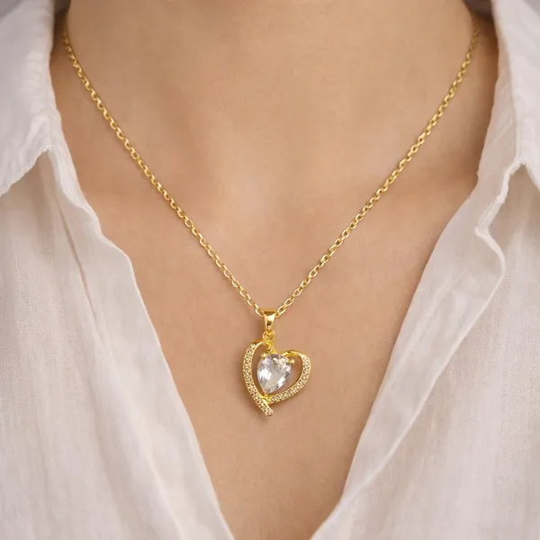 Crystal_Embrace_Heart_Neckchain