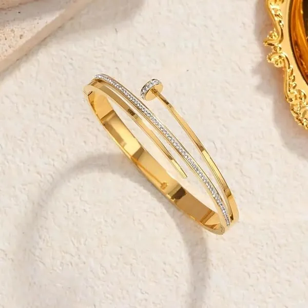 Crystal_Nail_Design_Kada