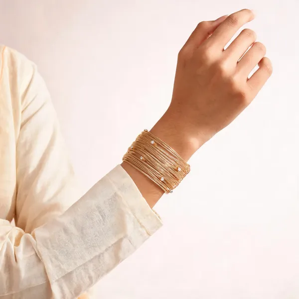 Adjustable_Hand_Cuff_Gold_Finish_With_Diamond