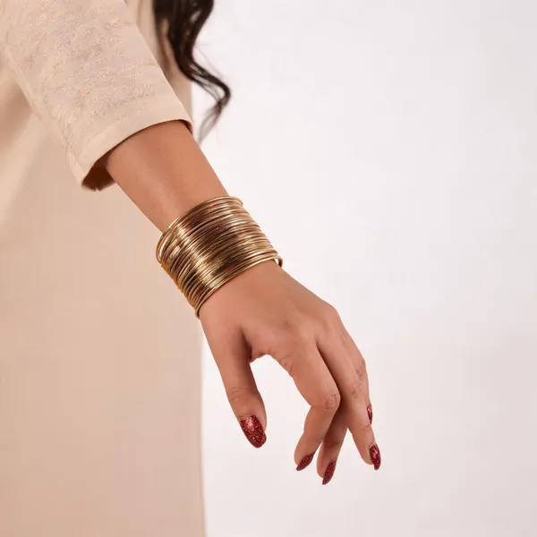 Adjustable_Hand_Cuff_Gold_Finish