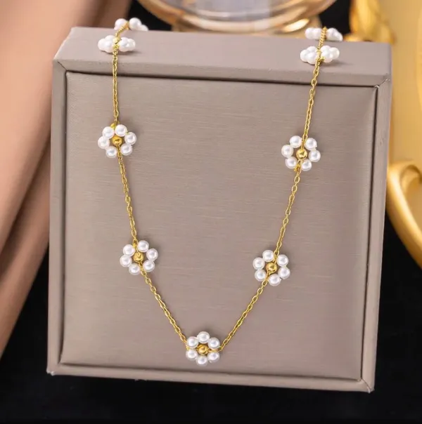 Daisy_Flower_Neckchain