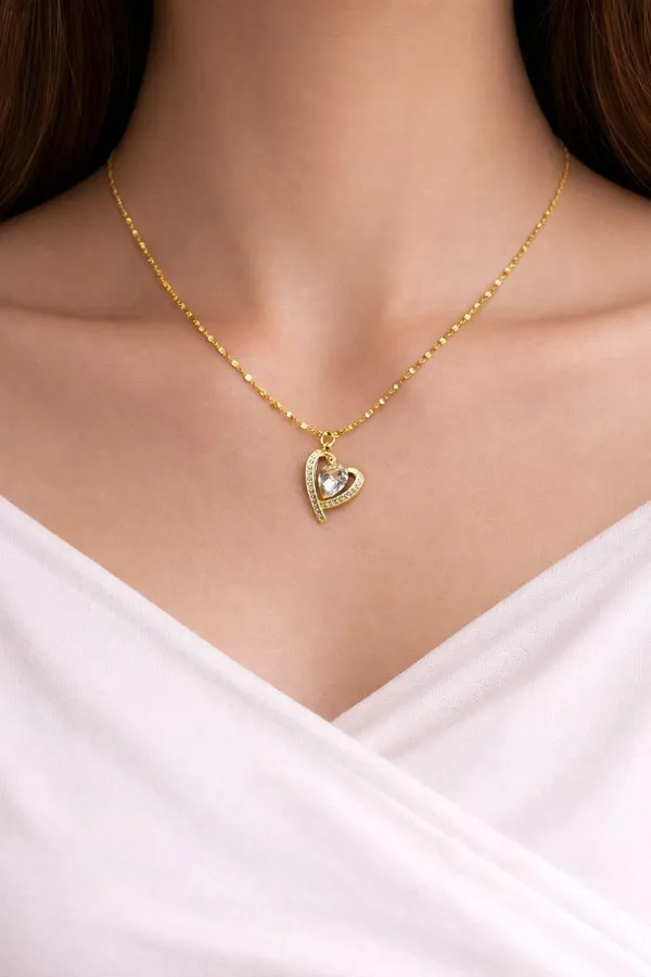Crystal_Embrace_Heart_Neckchain