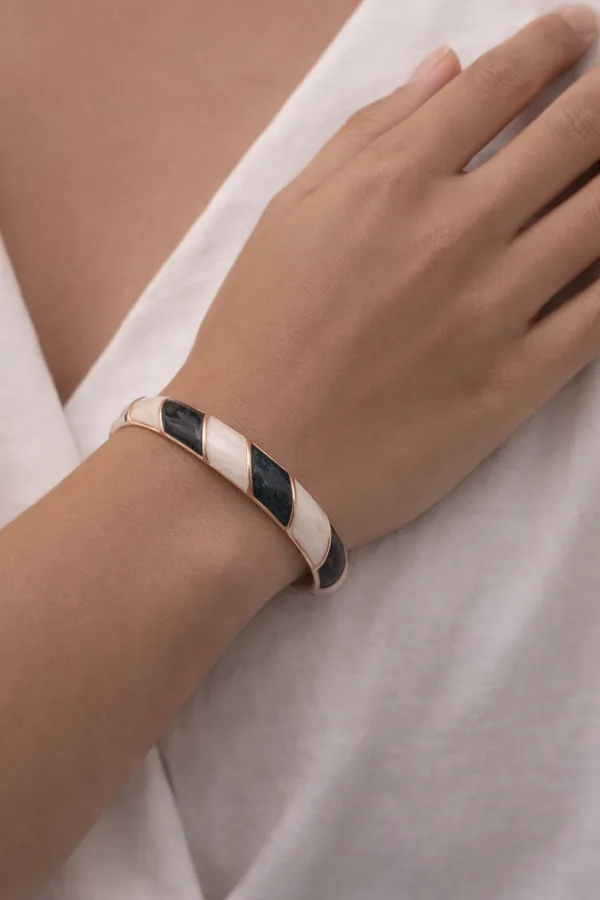 Black_And_White_Enamel_Kada